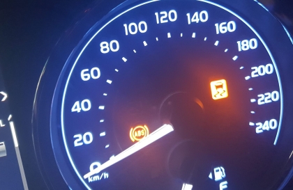 Xe Altis báo lỗi này là bị gì các bạn?
