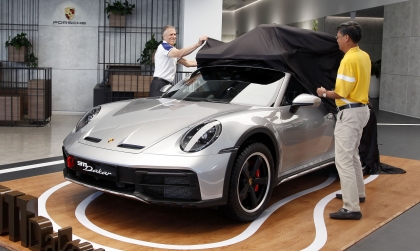 Bàn giao chiếc Porsche 911 Dakar đầu tiên - Người Việt Nam chơi xe ngày càng sành sỏi