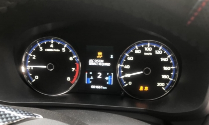 Sao xe Xpander đang đi thì bị hiện lỗi và mất cân bằng điện tử?