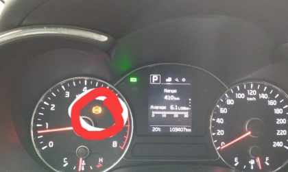 Lỗi này hiện trên đồng hồ Cerato là sao nhỉ?