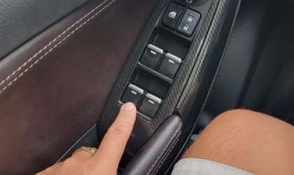 Xin cách xử lý xe Mazda6 bị liệt nút cửa kính