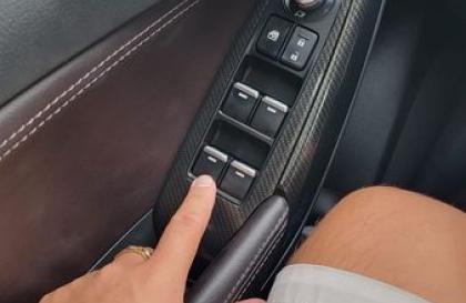 Xin cách xử lý xe Mazda6 bị liệt nút cửa kính