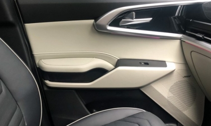 Xin cách xử lý loa trước xe Kia Carens bị giật tiếng