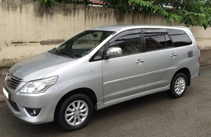 Xin tư vấn xe Innova bị giật mạnh ở két nước?