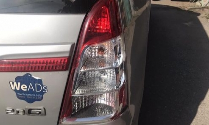 Xin tư vấn đèn hậu xe Innova bị vỡ