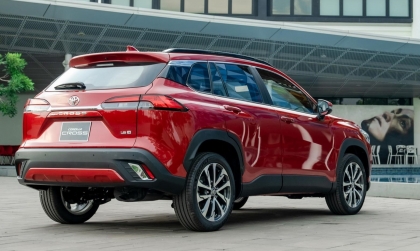 Xin hướng xử lý xe Toyota Corolla Cross bị xước sơn