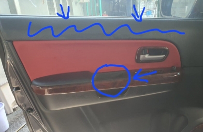 Xin cách xử lý hộc tay nắm cửa Suzuki Vitara bị chảy keo?