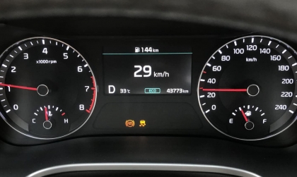 Kia Cerato bị hiện lỗi này sau khi xịt khoang máy thì có sao không?