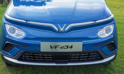 Có nên lên đèn cho VF e34 không?