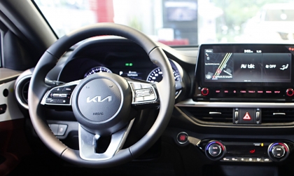 Hỏi về tiếng ù ù khi chạy xe Kia K3 trên 90 km/h?