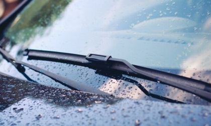 Gạt mưa liên tục trên Mazda CX-5 cần tư vấn hướng sửa chữa ạ?