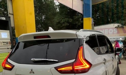 Thay ăng ten vây cá vào Xpander nhưng không nghe radio được lúc xe chạy?