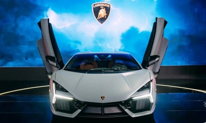 Siêu xe Hybrid Lamborghini Revuelto ra mắt Việt Nam