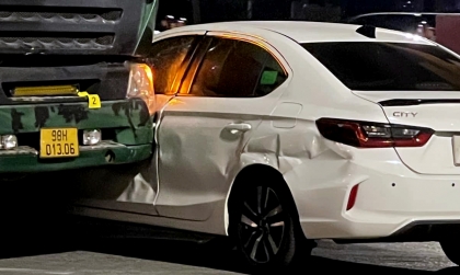 Ảnh TNGT: Honda City lĩnh đủ vì muốn