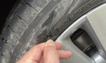 Trường hợp Honda City bị rách lốp thế này thì tính sao?