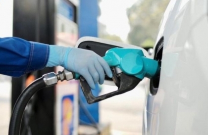 Xin tư vấn xử lý triệt để xe Altis bị đổ nhầm dầu