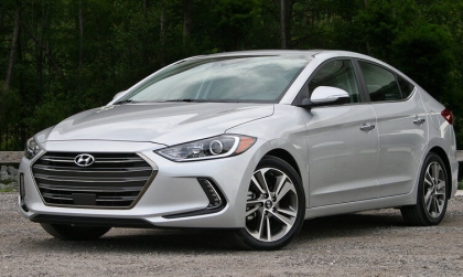 Hyundai Elantra lắp cảm biến tích hợp được vào màn hình không?