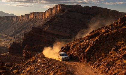 Land Rover Defender sắp có thêm phiên bản hiệu năng cao