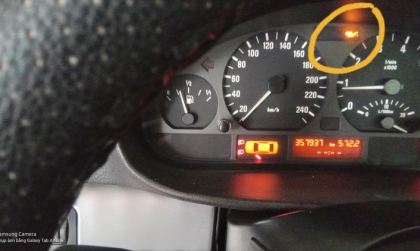 Xe BMW X5 bị hụt hơi và đèn báo động cơ sáng là vấn đề gì?