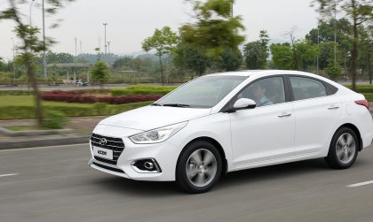 Xe Hyundai Accent nổ to khi khởi động do đâu?