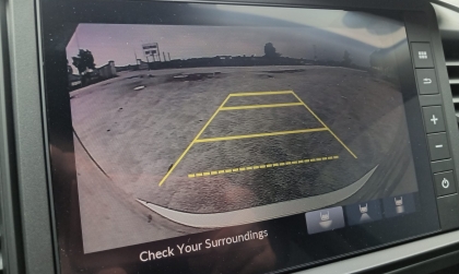 Màn hình xe CR-V bị mờ nửa phía dưới lúc hiện camera lùi do đâu?