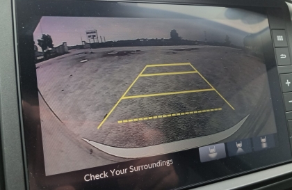 Màn hình xe CR-V bị mờ nửa phía dưới lúc hiện camera lùi do đâu?