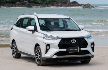 Bảng giá xe Toyota tháng 12: Toyota Veloz Cross ưu đãi 50% lệ phí trước bạ