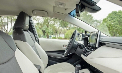 Làm sao khắc phục cửa kính kêu trên toyota corolla cross?