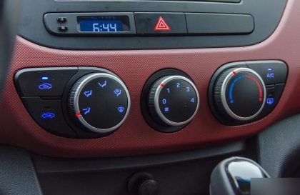 Vì sao Hyundai i10 chỉ lấy gió ngoài khi khởi động?