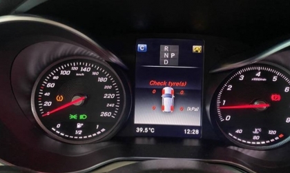 Lốp xe GLC không bơm lên được là do đâu?