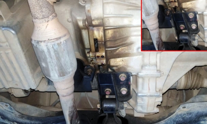 Toyota Vios chảy dầu đuôi động cơ