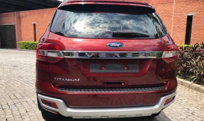 Cốp điện Ford Everest không xuống được sau khi rửa xe?