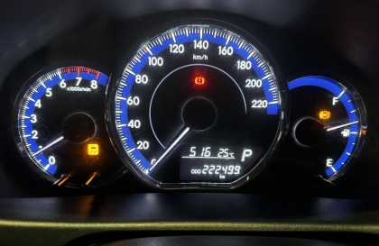 Sao xe Vios lại hiện 3 đèn cảnh báo khi khởi động?