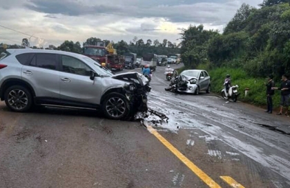 Ảnh TNGT: Tai nạn chết người khi Mazda CX-5 đâm vào xe tập lái