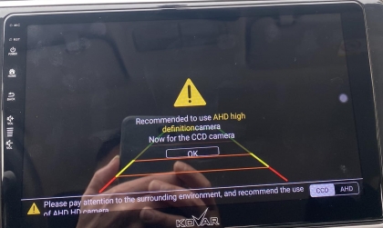 Các cụ cho hỏi màn hình xe Honda City báo thế này là sao nhi?