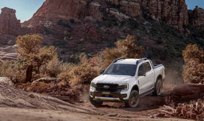 Ford Việt Nam đưa về các phiên bản Ranger Stormtrak và Everest Platinum mới – giá bán giữ kín