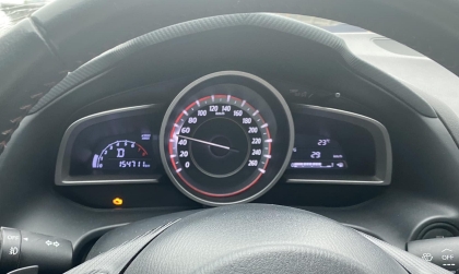 Lỗi hiện trên đồng hồ xe Mazda3 là gì vậy ạ?