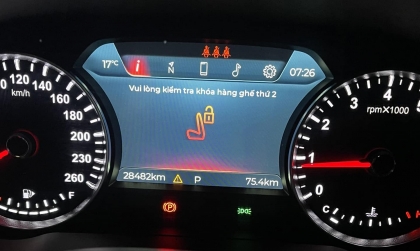 VinFast Lux A báo thế này là lỗi gì?