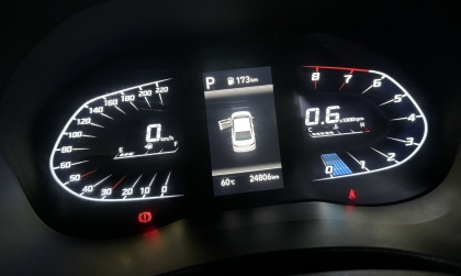 Nhiệt độ trên đồng hồ báo của Hyundai Accent là gì các bác nhỉ?