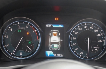 Vòng tua xe Ertiga bị dao động mạnh khi bật điều hòa do vấn đề gì?