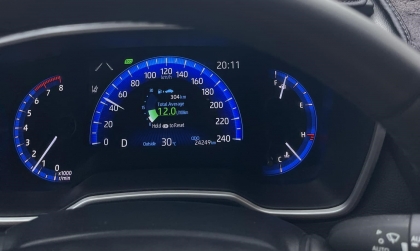 Toyota Corolla Altis ăn xăng thế này có phải tốn quá không?