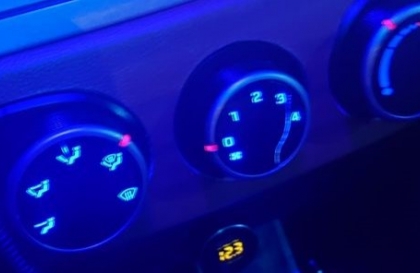 Xe Grand i10 bị vỡ nút điều hòa này phải làm sao?