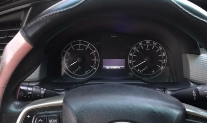 Khó hiểu vấn đề xe Innova sau khi kích điện