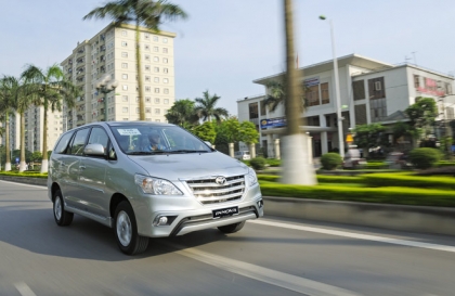 Xe Innova cũ em mua lại bị ù khi tăng tốc thì phải xử lý thế nào?