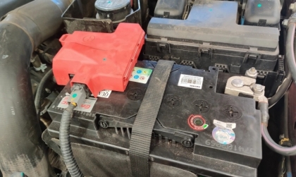 Xin tư vấn thay ắc quy Ford Everest