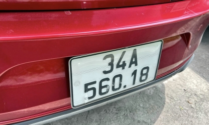 Câu chuyện cảm động khi phát hiện xe khác bị dán băng dính vào biển số