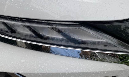 Xử lý đèn Mitsubishi Xpander bị hấp hơi nước thế nào ạ?