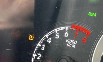 Đồng hồ Corolla Cross báo lỗi thế này là sao các bác?