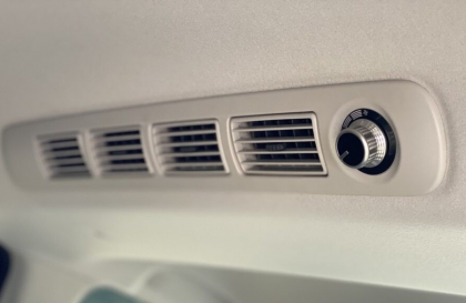 Xin cách xử lý điều hòa xe Xpander chỉ thổi gió nóng?