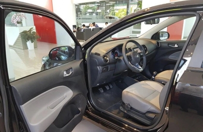 Kia Soluto lỗi lên kính này thì xử lý sao?